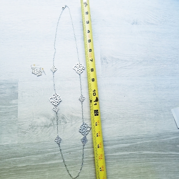 Set Earrings & Long Necklace Silvertone Geometric Costume Jewelry - Picture 8 of 12